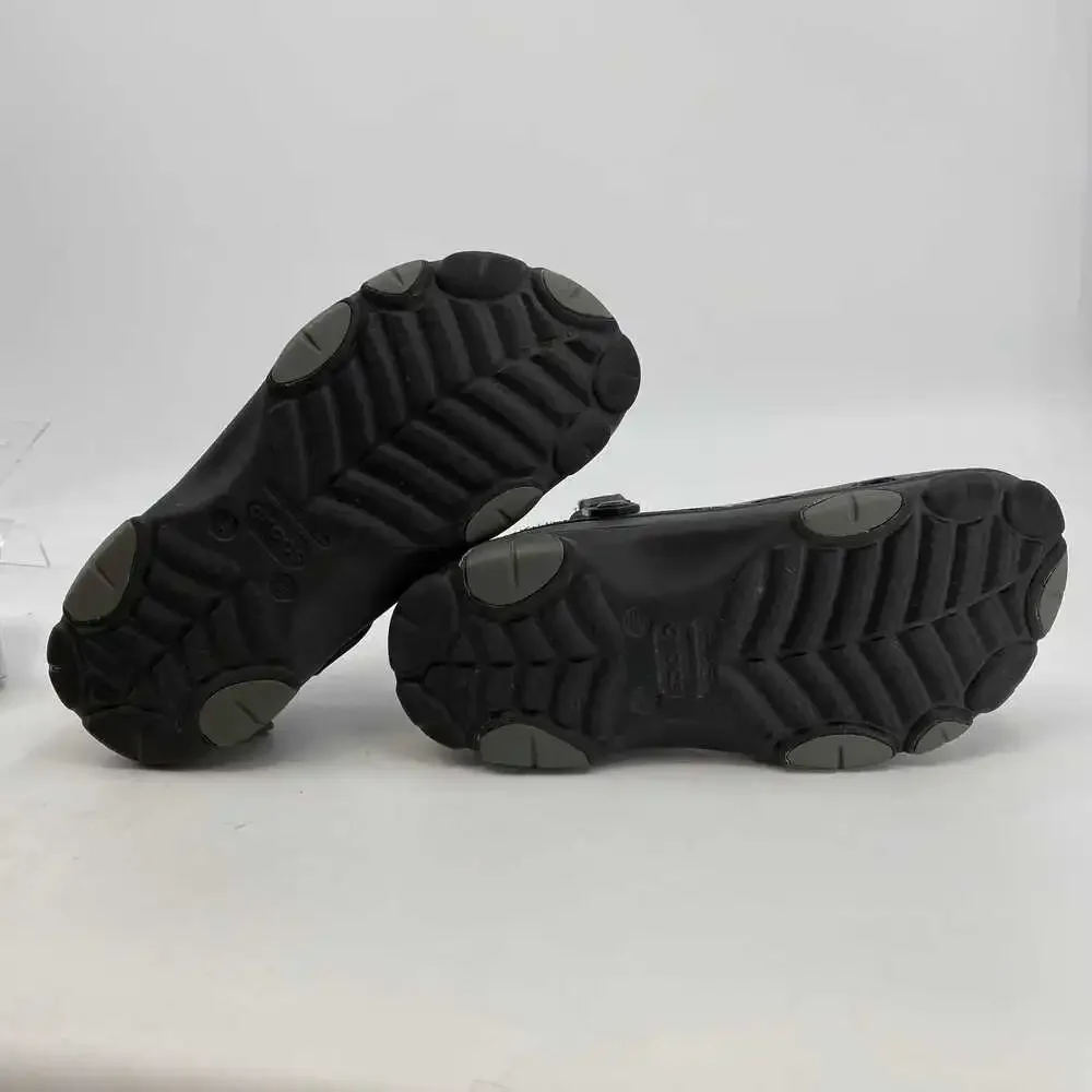 CROCS Black Classic Sandals | Size 10 for Every Occasion